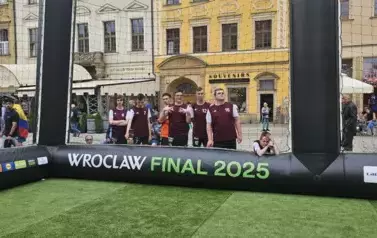1000058834