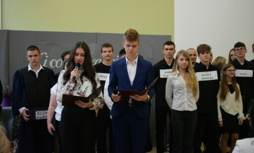 Zdjęcie do Dzień Edukacji Narodowej w kamiennog&oacute;rskim ZSZiO