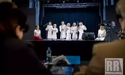 Zdjęcie do Przegląd Zespoł&oacute;w Jasełkowych i Kolędniczych w Krzeszowie
