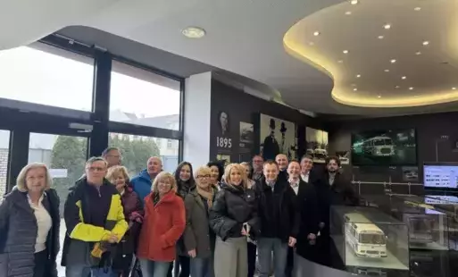 Zdjęcie do Wizyta samorządowc&oacute;w w fabryce IVECO BUS